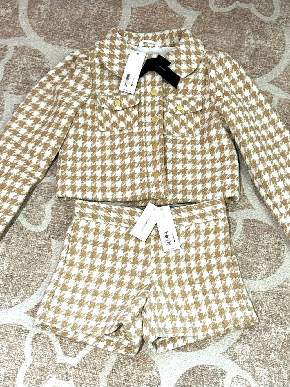 Janie & Jack NWT Houndstooth Knit Jacket and matching Shorts in Beige and White.